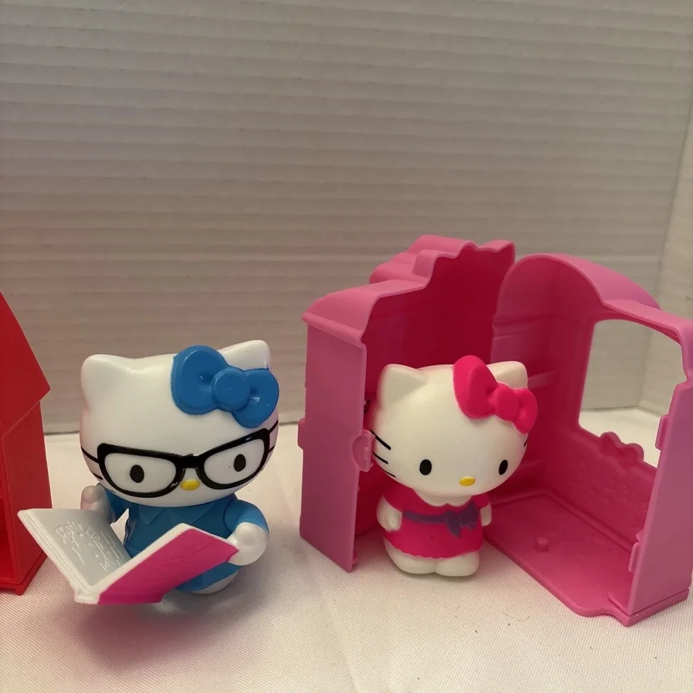 Hello Kitty product mixed